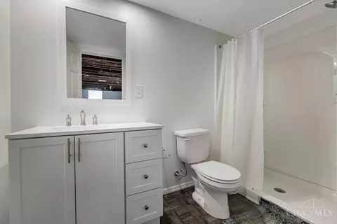 Bath - 3615 Madison Rd, Cincinnati, OH 45209 photo 2 of 2