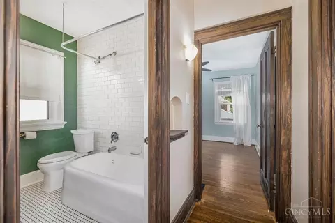Entry Way - 3615 Madison Rd, Cincinnati, OH 45209 photo 1 of 1