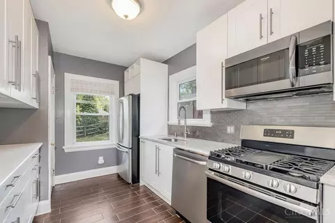 Kitchen - 3615 Madison Rd, Cincinnati, OH 45209 photo 2 of 4
