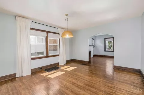 Living - 3615 Madison Rd, Cincinnati, OH 45209 photo 6 of 11
