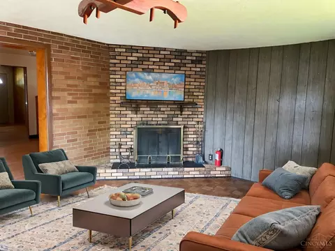 Living - 2480 Cornwall Dr, Cincinnati, OH 45231 photo 2 of 4
