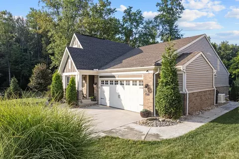 Exterior - 4777 Paddock Xing, Batavia, OH 45103 photo 11 of 14