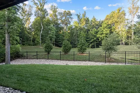 Exterior - 4777 Paddock Xing, Batavia, OH 45103 photo 9 of 14