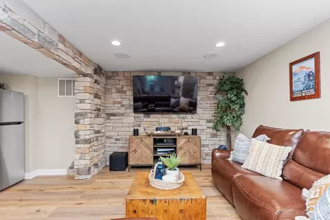 Living - 4777 Paddock Xing, Batavia, OH 45103 photo 4 of 4