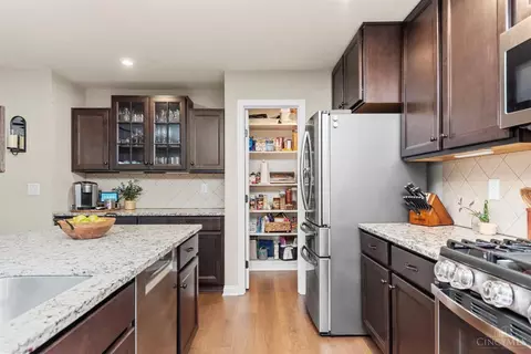 Kitchen - 4777 Paddock Xing, Batavia, OH 45103 photo 3 of 7