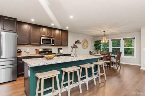Kitchen - 4777 Paddock Xing, Batavia, OH 45103 photo 1 of 7