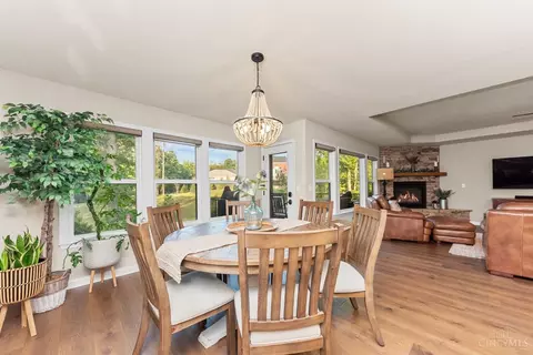 Dining - 4777 Paddock Xing, Batavia, OH 45103 photo 1 of 3
