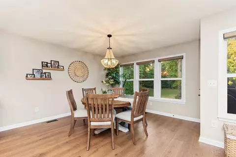 Dining - 4777 Paddock Xing, Batavia, OH 45103 photo 2 of 3