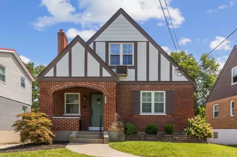 3988 Raceview Ave, Cincinnati, OH 45211
