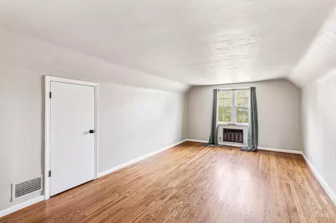 Bedroom - 3988 Raceview Ave, Cincinnati, OH 45211 photo 5 of 5