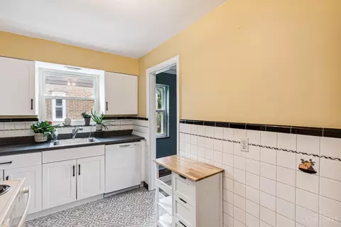 Kitchen - 3988 Raceview Ave, Cincinnati, OH 45211 photo 2 of 3