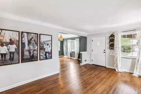 Entry Way - 3988 Raceview Ave, Cincinnati, OH 45211 photo 2 of 2