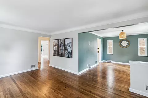 Living - 3988 Raceview Ave, Cincinnati, OH 45211 photo 1 of 5