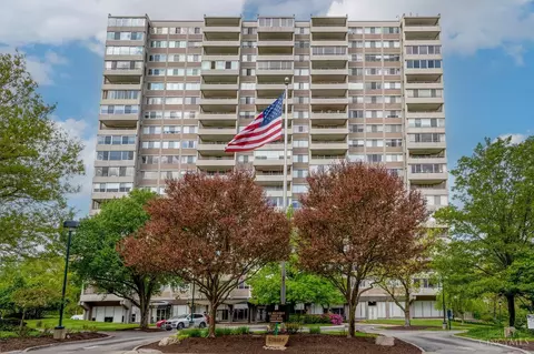 2324 Madison Rd #302, Cincinnati, OH 45208