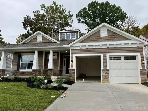 989 Crestpoint Ct, Cincinnati, OH 45245