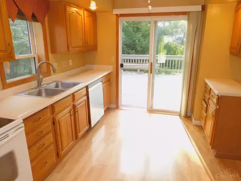 1015 Lockman Ave, Cincinnati, OH 45238 photo 16
