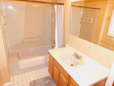 1015 Lockman Ave, Cincinnati, OH 45238 photo 19