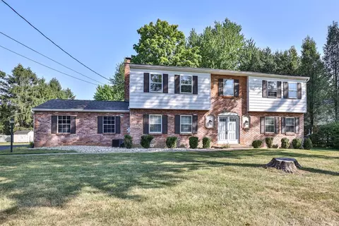 9883 Humphrey Rd, Cincinnati, OH 45242