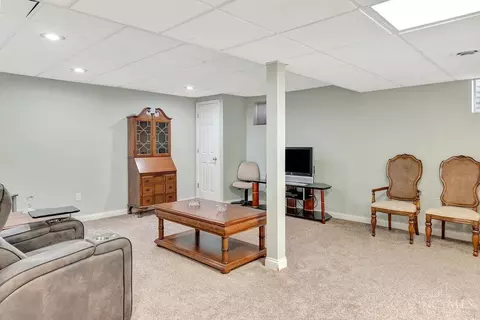 215 Hildebrant Dr, Hamilton Township, OH 45039 photo 27