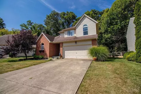 215 Hildebrant Dr, Hamilton Township, OH 45039 photo 3