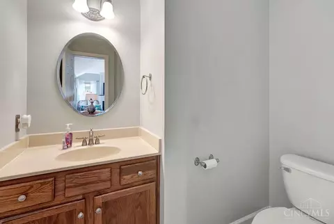 215 Hildebrant Dr, Hamilton Township, OH 45039 photo 14
