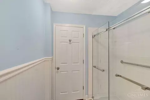215 Hildebrant Dr, Hamilton Township, OH 45039 photo 19
