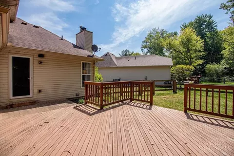 215 Hildebrant Dr, Hamilton Township, OH 45039 photo 29