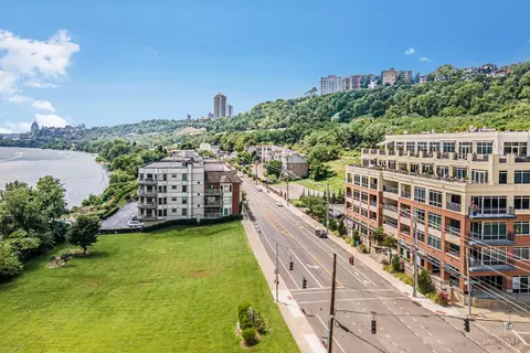 2260 Riverside Dr #305, Cincinnati, OH 45202