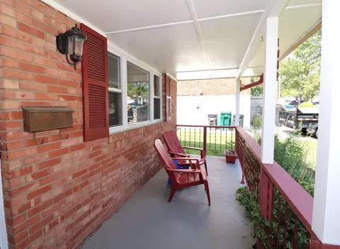Exterior - 1069 Albany Ter, Cincinnati, OH 45224 photo 8 of 21