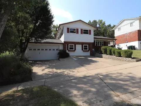 Exterior - 1069 Albany Ter, Cincinnati, OH 45224 photo 3 of 21