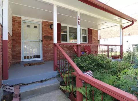Exterior - 1069 Albany Ter, Cincinnati, OH 45224 photo 6 of 21