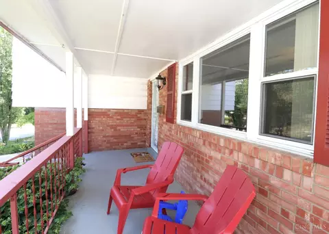 Exterior - 1069 Albany Ter, Cincinnati, OH 45224 photo 7 of 21