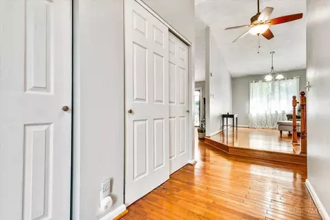 8399 Shenstone Dr, Cincinnati, OH 45255 photo 5