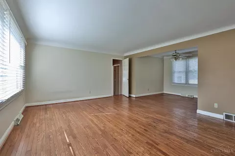 4283 Larma Ln, Cincinnati, OH 45245 photo 3