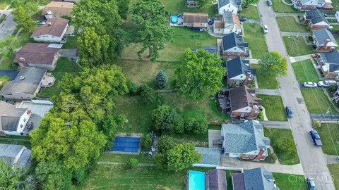 158 Crest Dr, Reading, OH 45215 photo 59