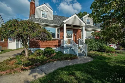 158 Crest Dr, Reading, OH 45215