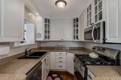 158 Crest Dr, Reading, OH 45215 photo 9