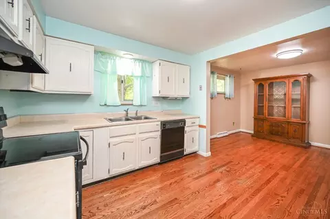 4722 Vicbarb Ln, Cincinnati, OH 45244 photo 5