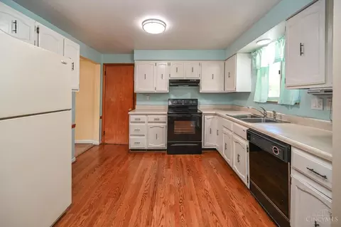 4722 Vicbarb Ln, Cincinnati, OH 45244 photo 6