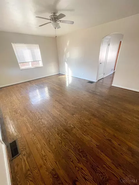 Living - 3530 Werk Rd, Cincinnati, OH 45248 photo 3 of 3