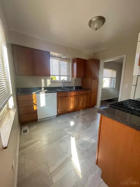Kitchen - 3530 Werk Rd, Cincinnati, OH 45248 photo 1 of 3