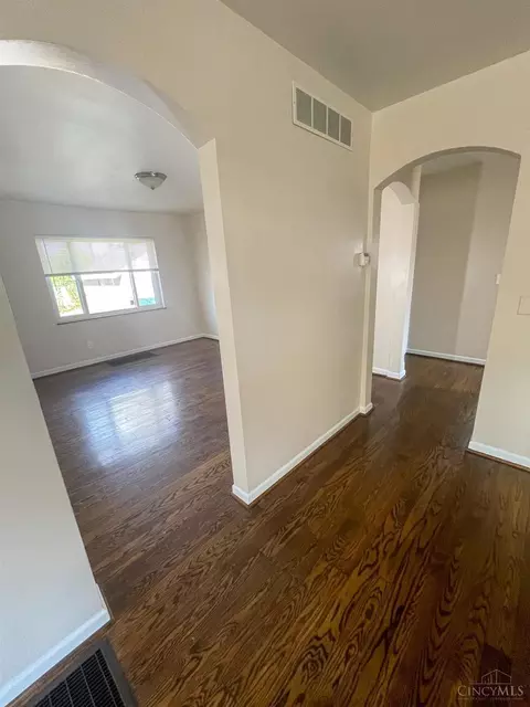 Entry Way - 3530 Werk Rd, Cincinnati, OH 45248 photo 1 of 4