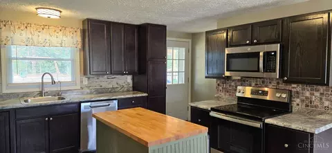 Kitchen - 7470 Fairground Rd, Blanchester, OH 45107 photo 2 of 5