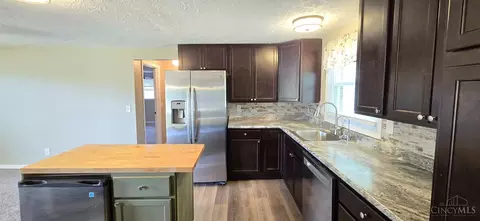 Kitchen - 7470 Fairground Rd, Blanchester, OH 45107 photo 4 of 5