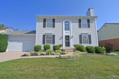 2021 Laurel Oak Dr, Amelia, OH 45102