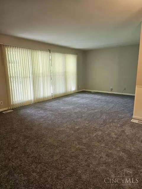 Living - 8789 Daly Rd, Cincinnati, OH 45231 photo 5 of 8
