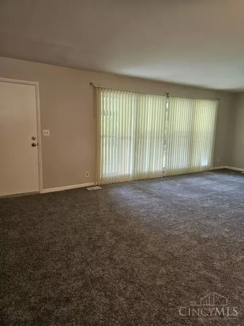 Living - 8789 Daly Rd, Cincinnati, OH 45231 photo 3 of 8