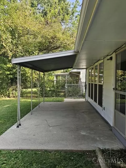 Exterior - 8789 Daly Rd, Cincinnati, OH 45231 photo 3 of 4