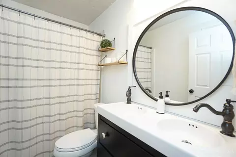 Bath - 3811 Simpson Ave, Fairfax, OH 45227 photo 1 of 1