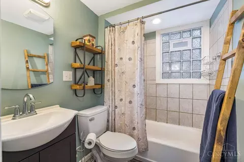 Bath - 2500 Compton Rd, Cincinnati, OH 45231 photo 1 of 2